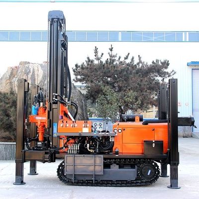 Urządzenie wiertnicze hydrauliczne napędzane silnikiem napędowym