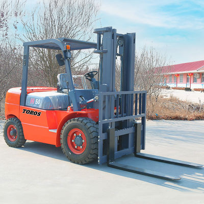Przemysłowy wózek widłowy z przeciwwagą o udźwigu 2–3 ton i transporcie materiałów