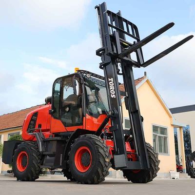 Wózek widłowy z napędem na cztery koła z silnikiem wysokoprężnym o udźwigu 3,5–5,0 ton Wytrzymały terenowy wózek widłowy