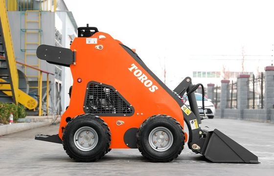 Mocny Mini Stand Up Skid Steer Rolnicze Skid Steers Wielofunkcyjne